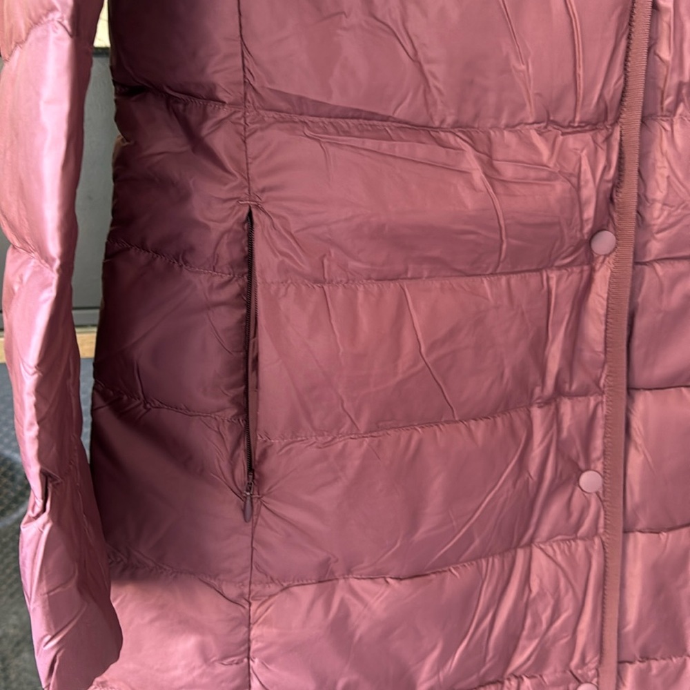 Uniqlo Women Ultra light Down Compact Coat Jacket Color Wine Size L - Picture 7 of 11